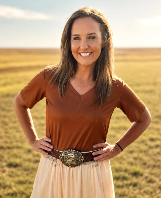 Sterling Kreek Simple Sterling V Neck T- saddle